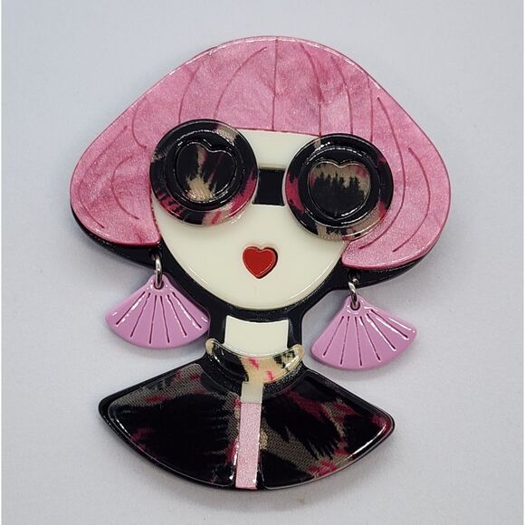 Lady Woman Brooch Mod Go-Go 60's Style Pink Hair Layered Acrylic Fun Fashion - Picture 3 of 4